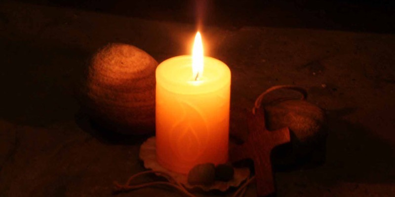 image of candle from funerals 